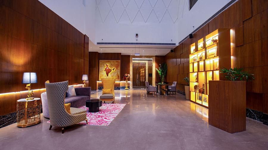 Lobby sitting