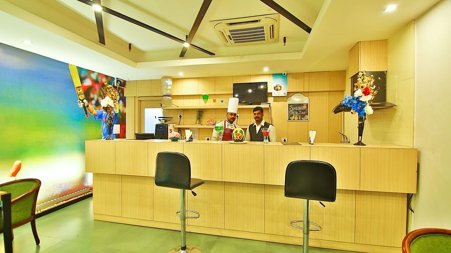 Coffee Shop at The Gokulam Park Kochi 2