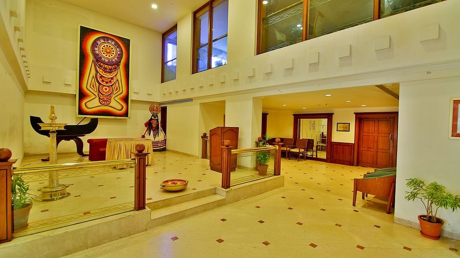 Lobby Reception The Gokulam Park Kochi 3