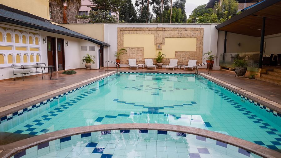 SWIMMING POOL 3