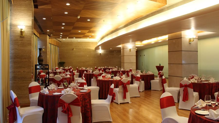 cluster seating arrangement at the conference hall in mumbai