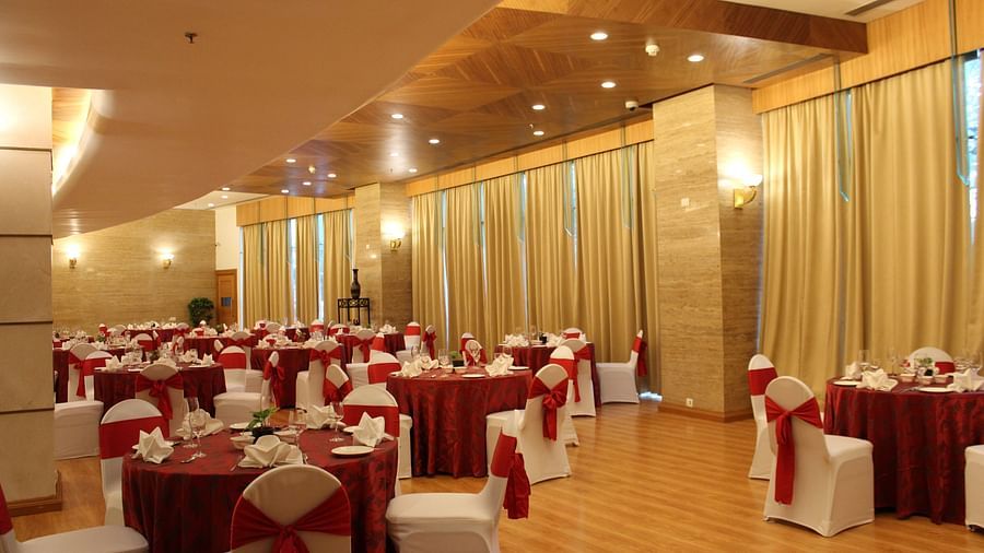 cluster seating arrangement at the conference hall in mumbai
