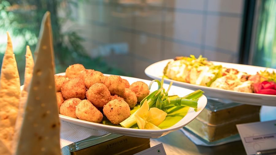 buffet food