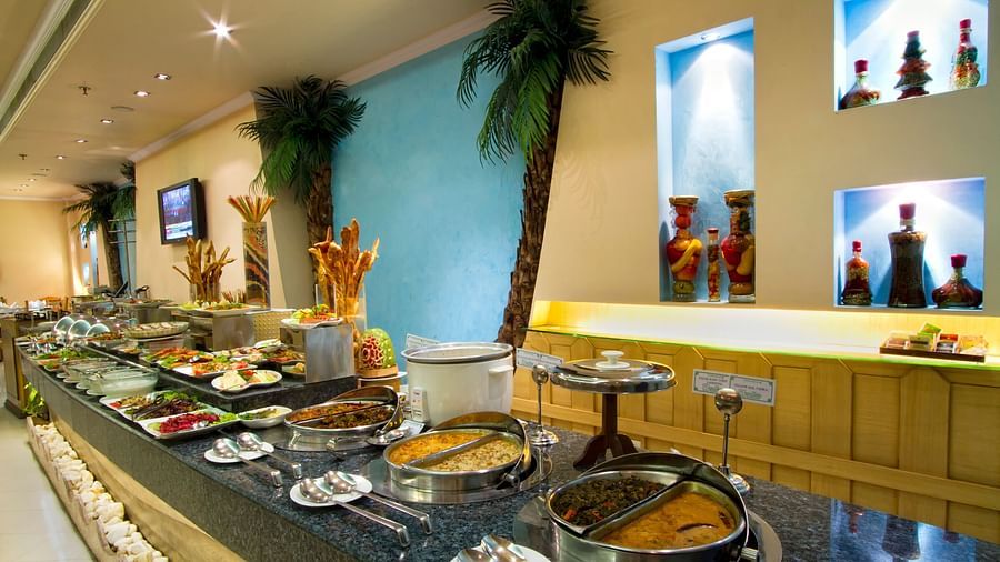 Marine Room Buffet Spread The Piccadily Lucknow