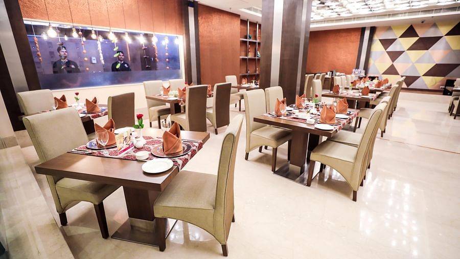 Restaurant in Lucknow, Punjab Restaurant at The Piccadily, Dining in Lucknow 7