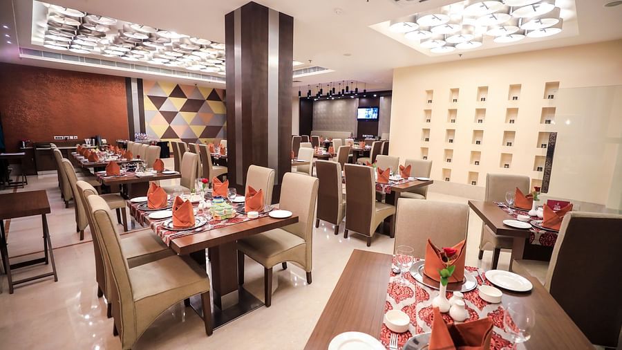 Restaurant in Lucknow, Punjab Restaurant at The Piccadily, Dining in Lucknow 8