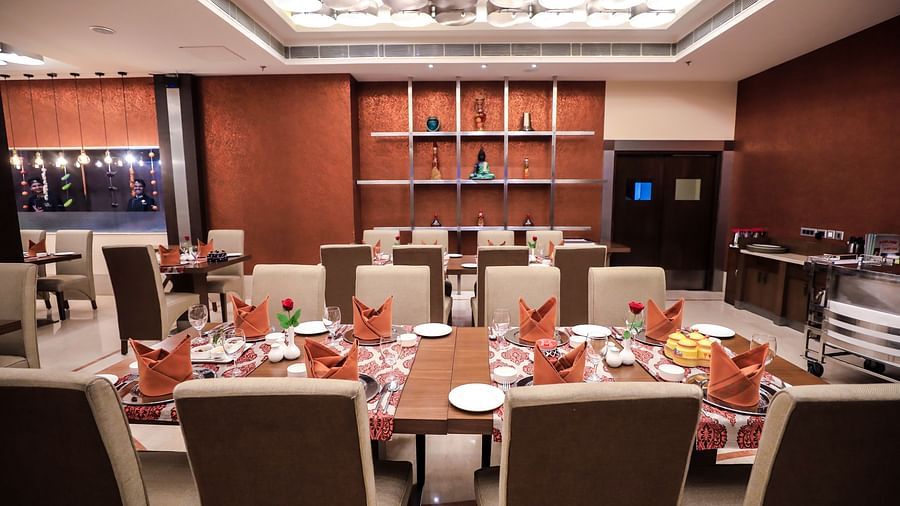 Restaurant in Lucknow, Punjab Restaurant at The Piccadily, Dining in Lucknow 9