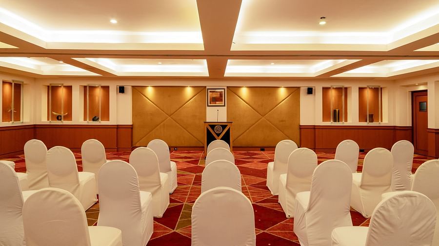LEGEND HALL (Front view)