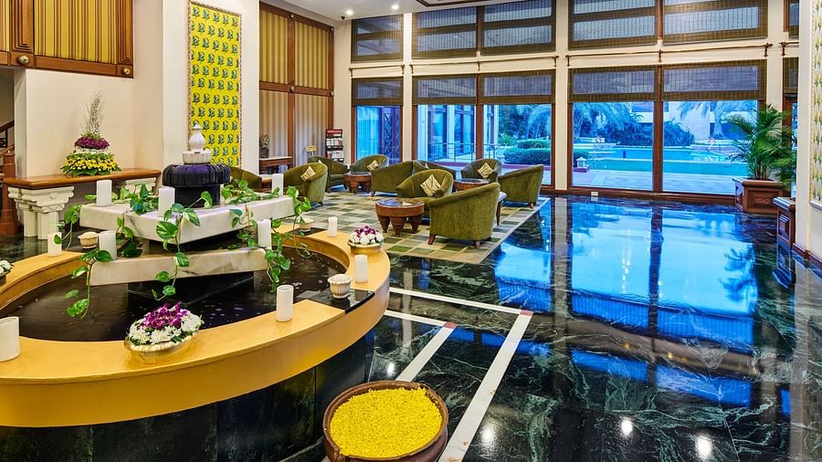 Lobby B 1