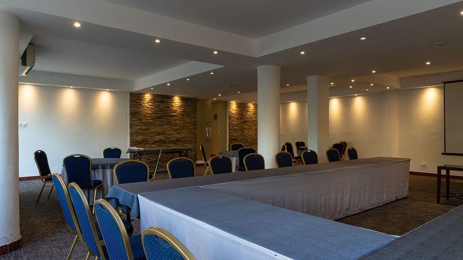CONFERENCE ROOM 1