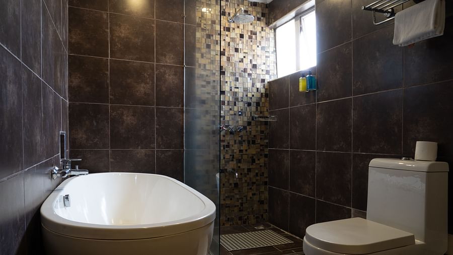 SUITE BATH ROOM