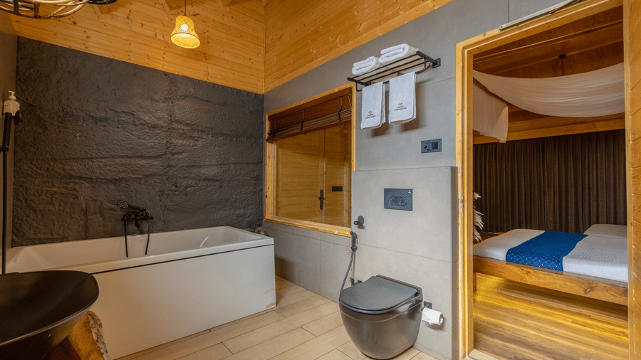 Bathroom 1 (3)