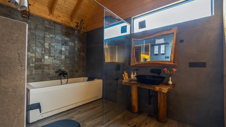 Bathroom 2 (22)