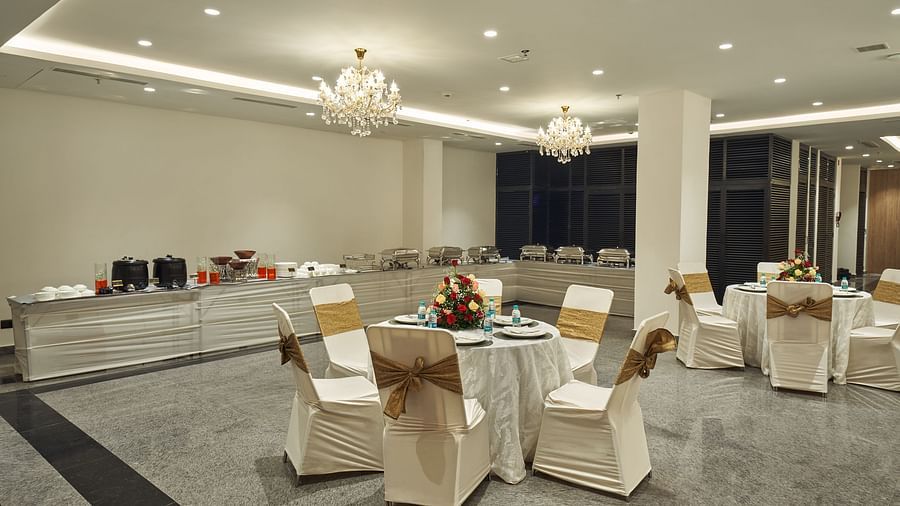 cluster seating arrangement at Prangan banquet hall at Triptam Hotel, Vrindavan