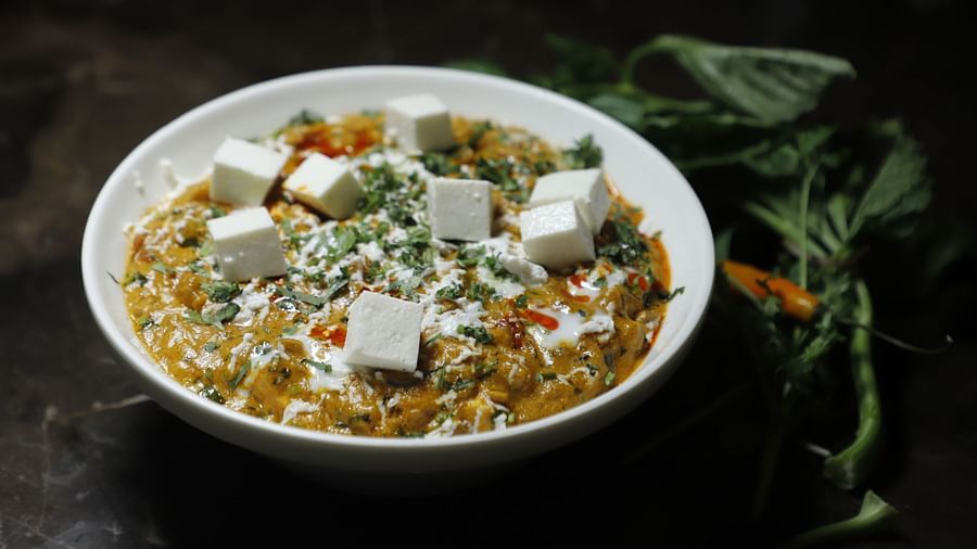 dal makhani plated on a restaurant table3