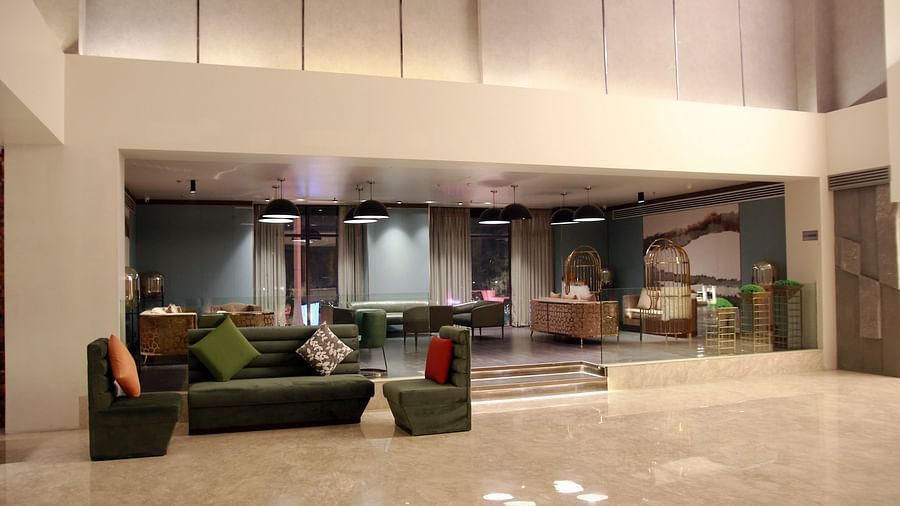 lobby 6