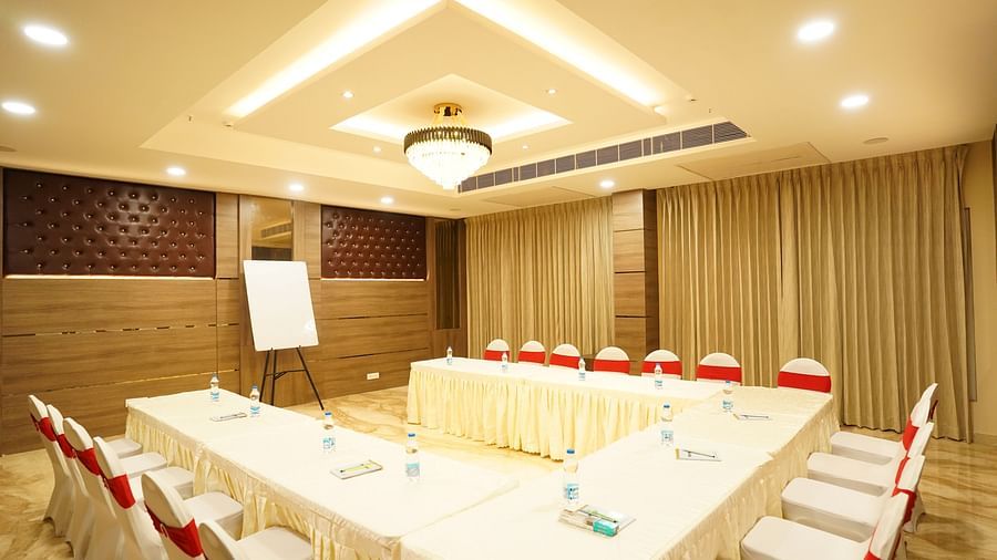 MANTRI - V Five Hotel