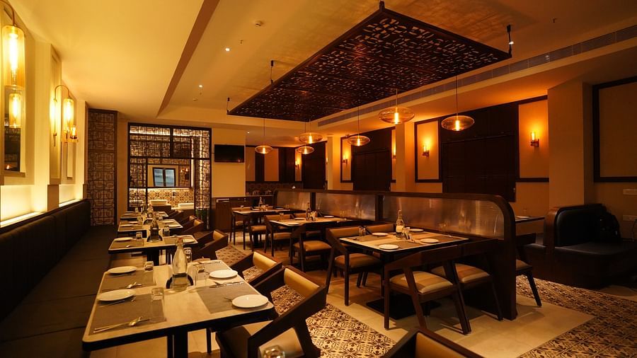 RESTAURANT 4