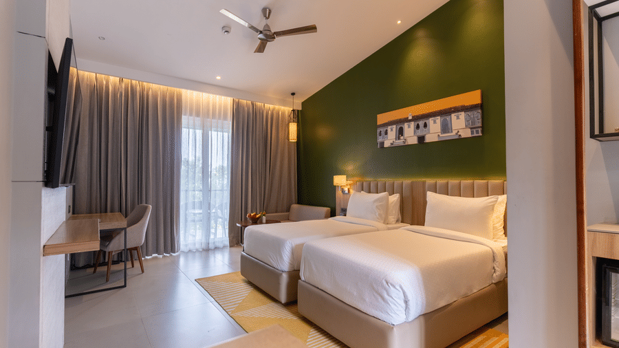 Deluxe Twin Room-HDR.jpg