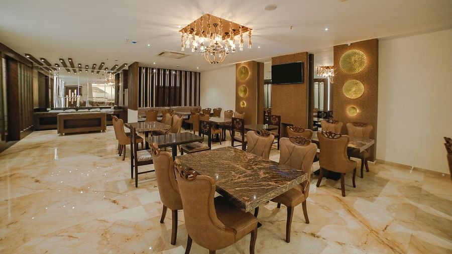 image of the fine dining restaurant in voyage annapurna de royal, guntur