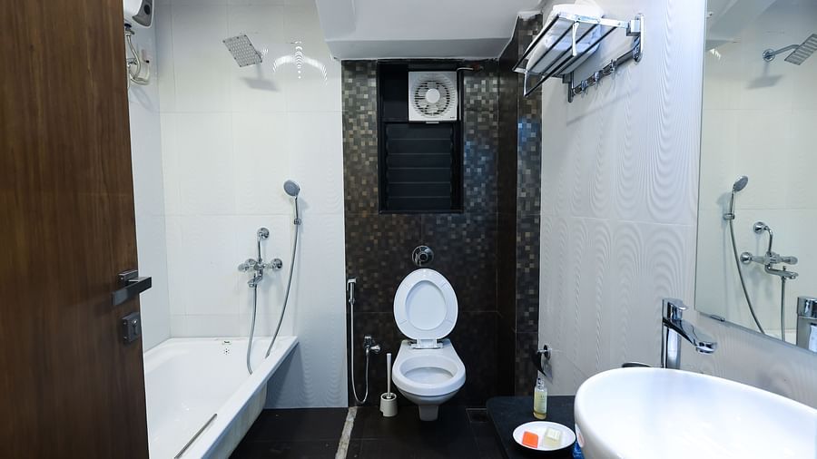 Bathroom of room 401 at Wabi-Sabi Juhu 5