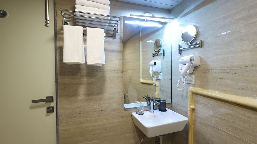 Bathroom of room 404 5003 at Wabi-Sabi Juhu 1