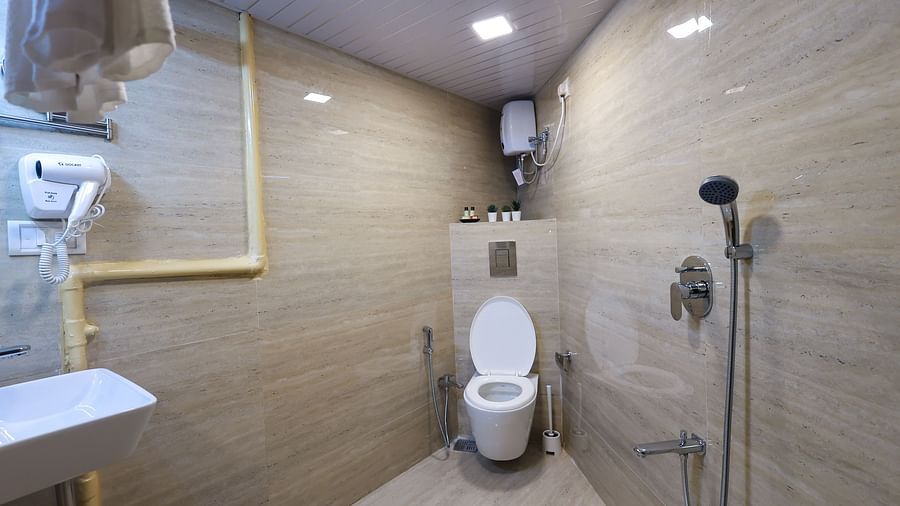 Bathroom of room 404 5003 at Wabi-Sabi Juhu 3