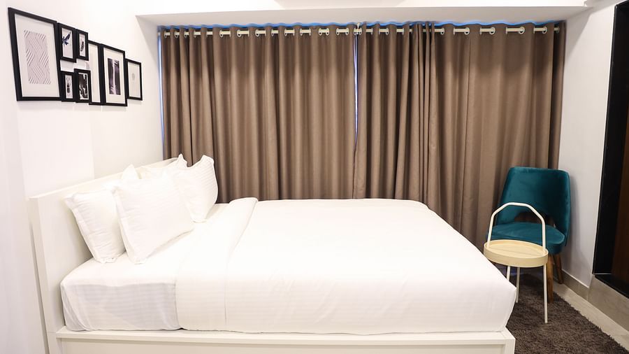 Bedroom of room 403 3003 5003 at Wabi-Sabi Juhu 15
