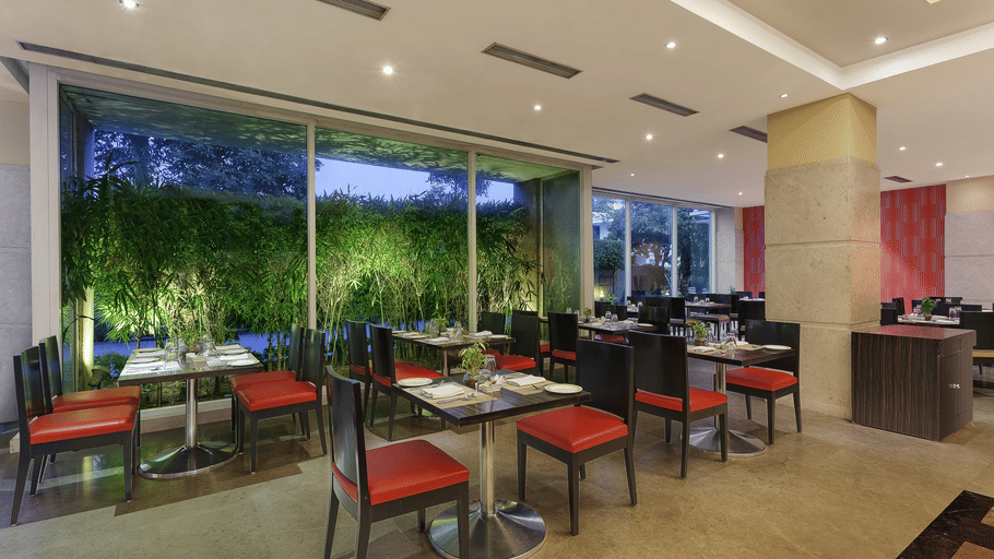 Chill Bar at Hometel Roorkee 1