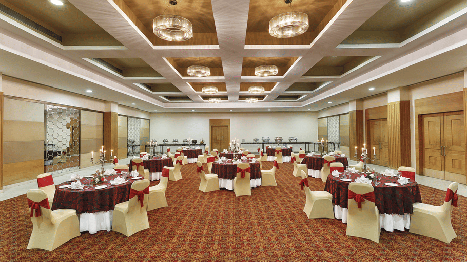 Hall at Hometel Roorkee 2
