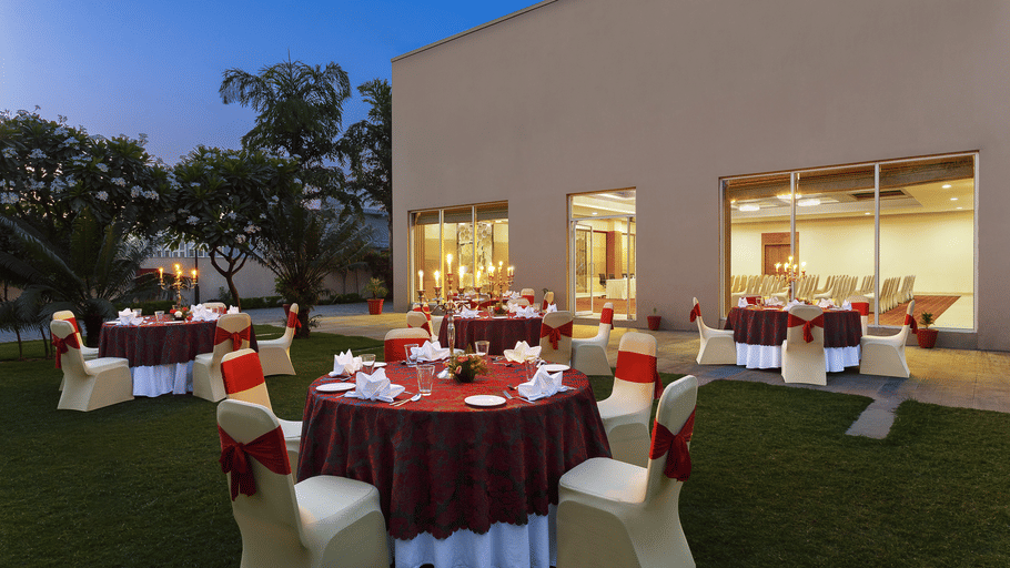 Hall at Hometel Roorkee 3
