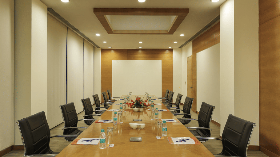 Meeting Room at Hometel Roorkee 5