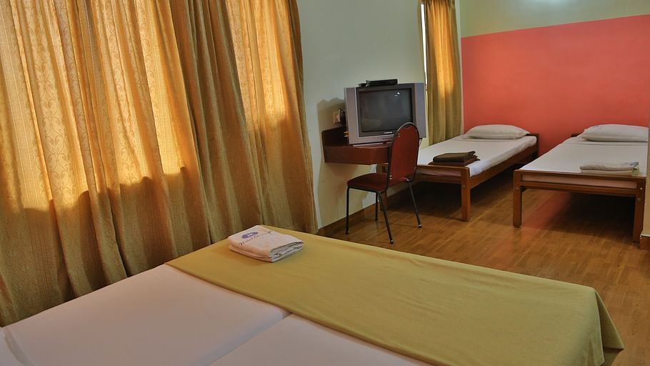 Hotel Srinivas, Kochi Cochin 4 Bed Room Hotel Srinivas Inn Kochi
