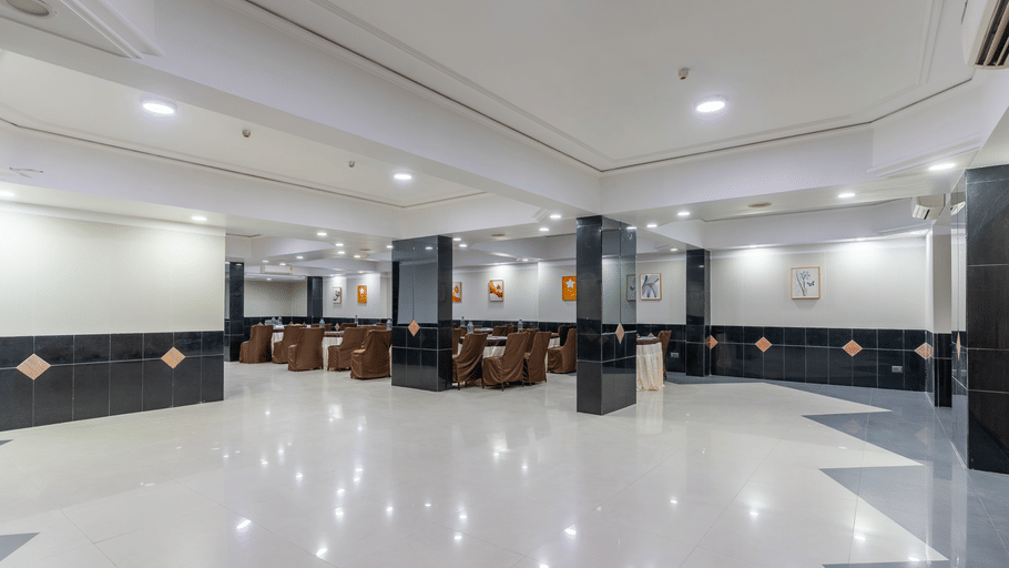 BANQUET HALL (2)
