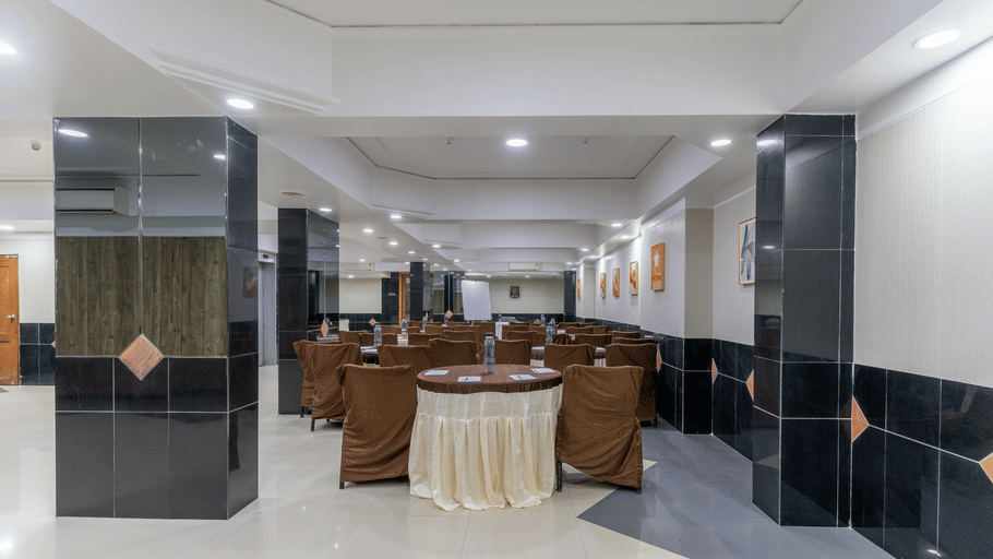 BANQUET HALL (3)