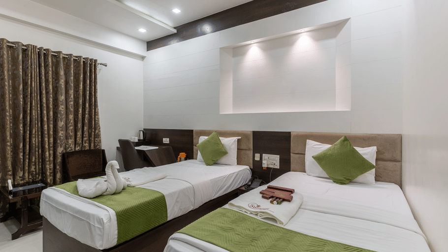 EXECUTIVE ROOM(TWIN BED) (2)