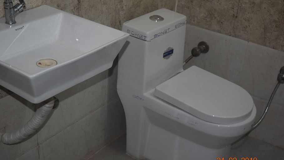 BATHROOM HOTEL TRISHUL 8