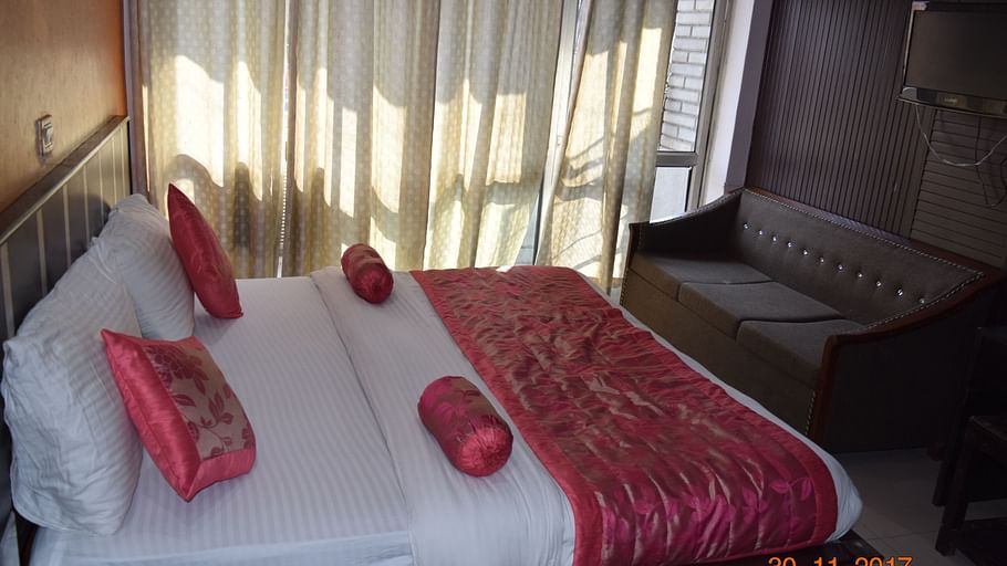 Deluxe Double A/C Room at Hotel Trishul -  Budget Hotels, Har ki Pauri Hotels, Haridwar Hotels