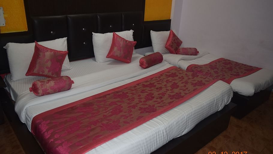 Deluxe Triple Bed A/C Room at Hotel Trishul - Budget Hotels, Har ki Pauri Hotels, Haridwar Hotels