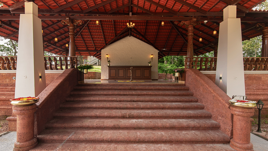 The entrace to Navarasa restaurant TGI Tapovana