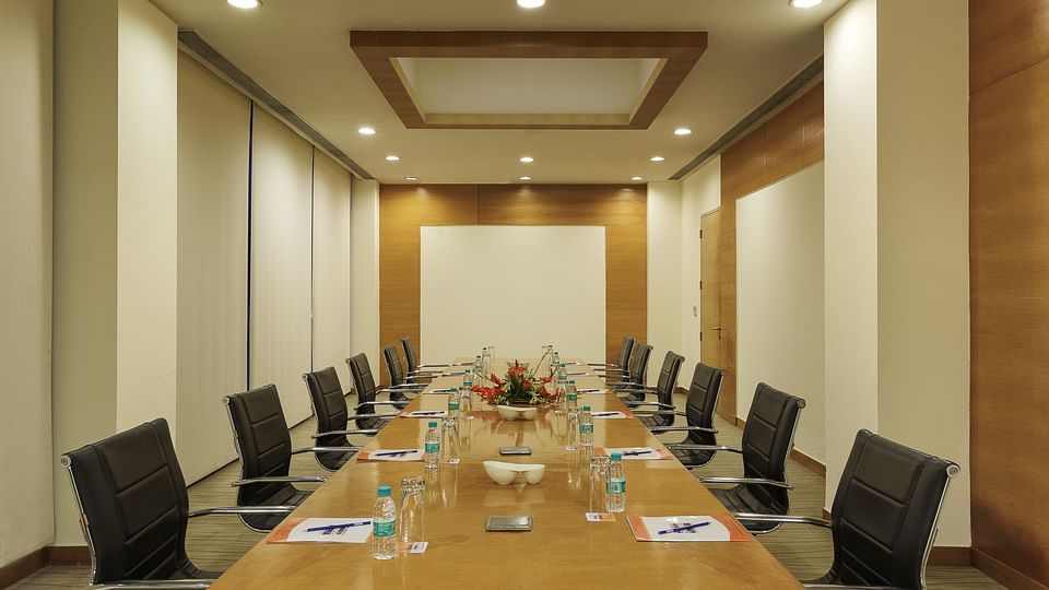 Meeting Room at Hometel Roorkee 5