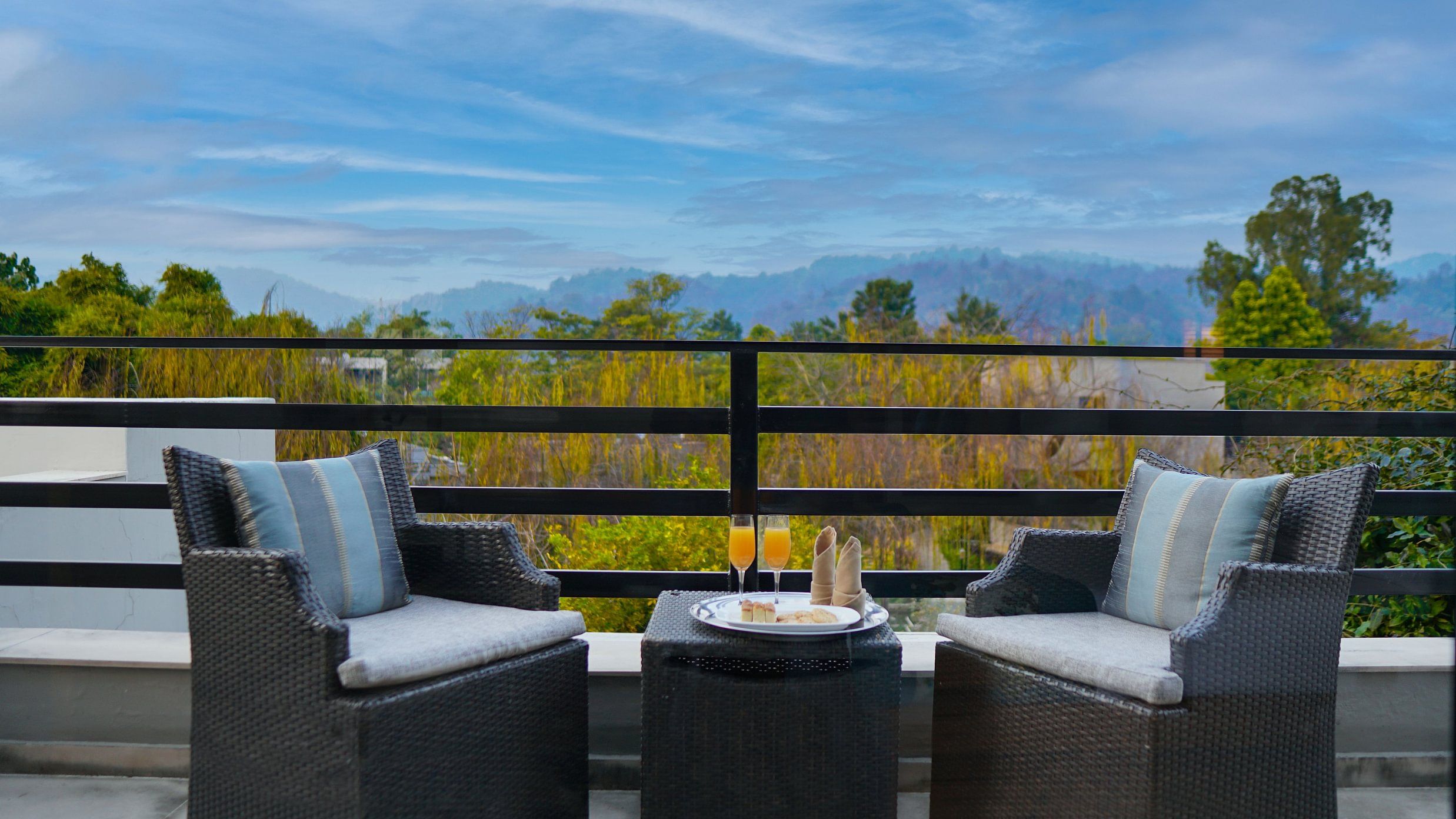 balcony in garden suite - The Golden tusk