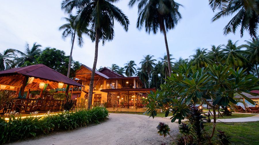 Poolside at Silver Sand Beach Resort Neil 6