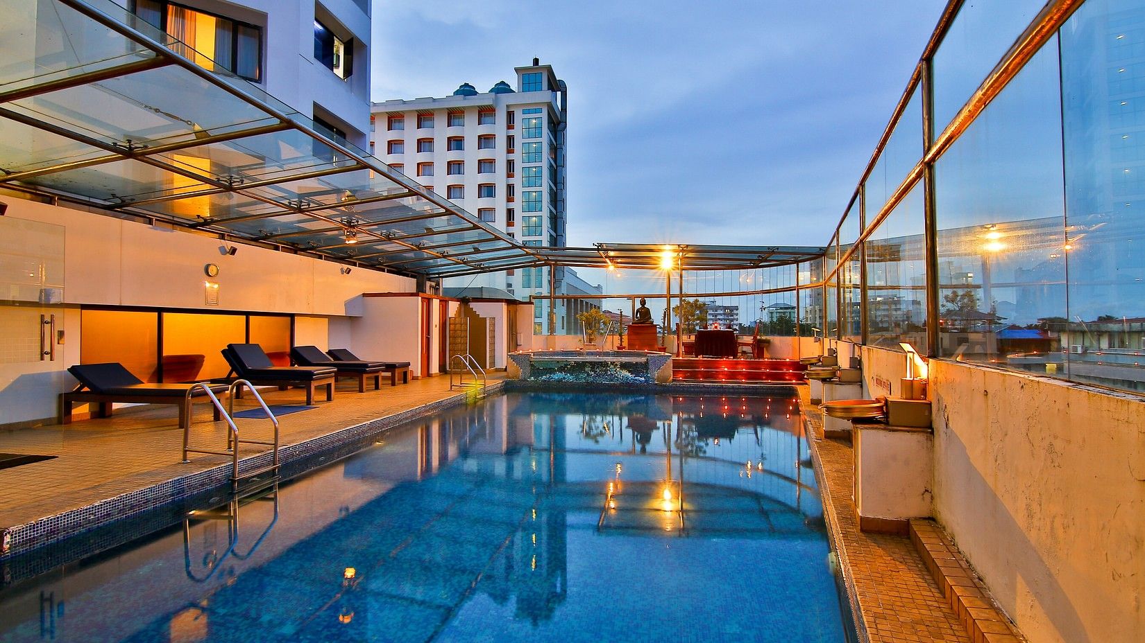 Swimming Pool ,The Gokulam Park Hotel Kochi