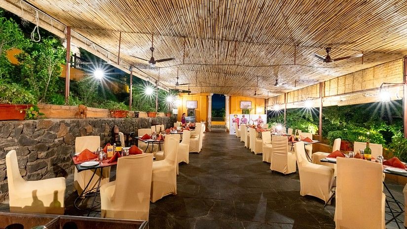 hotels with good restaurant in Fort JadhavGADH