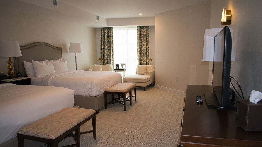 Catskills Accommodation, YO1 Health Resort, Lakeview Double King Room 3