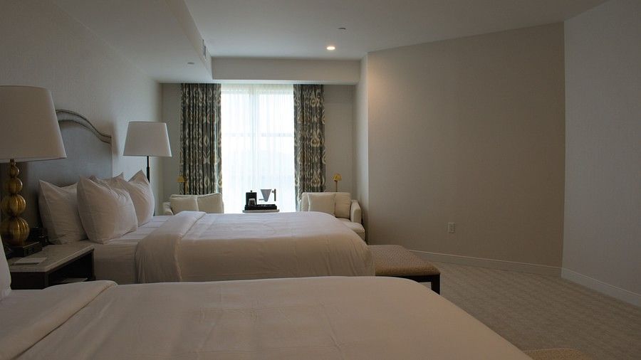 Catskills Accommodation, YO1 Health Resort, Lakeview Double King Room 4