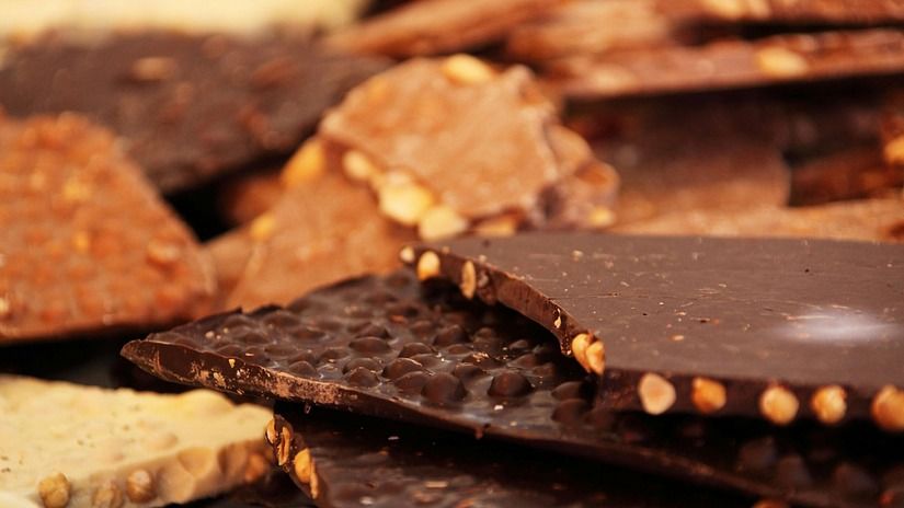 Chocolate with crisps 