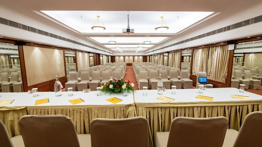 the sitting arrangement at Cumberland Banquet Hall in Kodaikanal 4