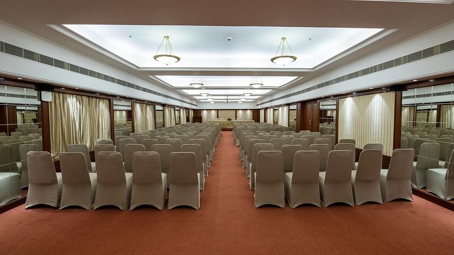 the sitting arrangement at Cumberland Banquet Hall in Kodaikanal 